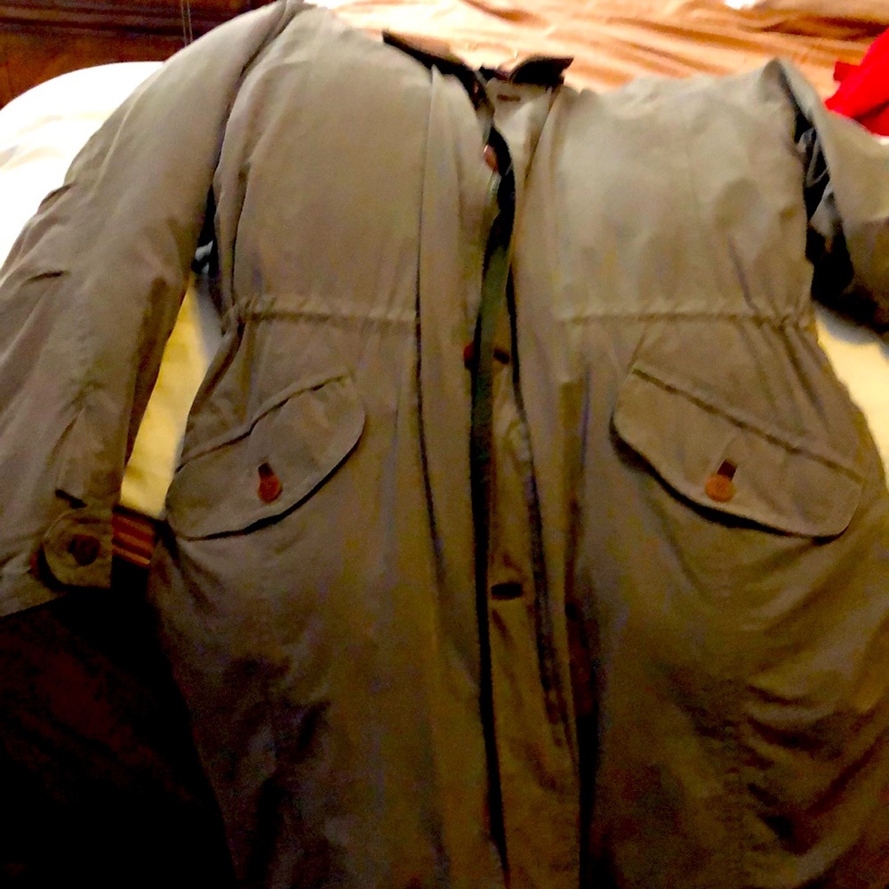 Mens medium khaki green long jacket . Heavy cold weather coat mfg Rainforest